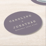 Posavasos Redondo De Papel Boda retro Minimalista de máquina de escribir púrp<br><div class="desc">Maquinaria Minimalista retro Tipo de letra Maqueta de papel redondo de boda personalizada en morado oscuro y turbio</div>