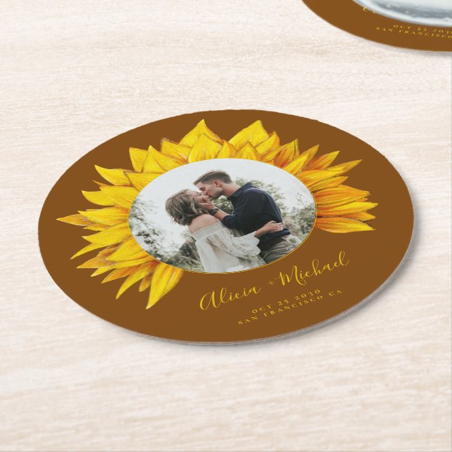 Posavasos Redondo De Papel Boda rústica con foto de girasol salva la fecha (En perspectiva)