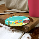 Posavasos Redondo De Papel Campy Cowgirl occidental en cumpleaños de Personal<br><div class="desc">Añade un toque occidental a tu fiesta de cumpleaños u otro evento especial con estas galerías de papel personalizadas. Están listos para ser personalizados con tu propio mensaje y cuentan con un ilustracion de estilo campestre y retro de una vaquera montando un caballo a través de un paisaje occidental.</div>