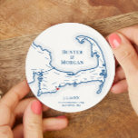 Posavasos Redondo De Papel Cape Cod Boda Bienvenidos Fiesta Cocktail Hour<br><div class="desc">Saludos a los grandes tiempos en Cape Cod en la celebración de su boda costero con estas tiras personalizadas de papel de papel de Cape Cod. Máster de papel personalizado perfecto para su tarta de almejas de Cape Cod, fiesta de compromiso, Fiesta de bienvenida Boda, hora de cóctel o recepción...</div>