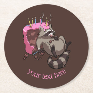 Posavasos Redondo De Papel Codicioso mapache comiendo pastel de cumpleaños he