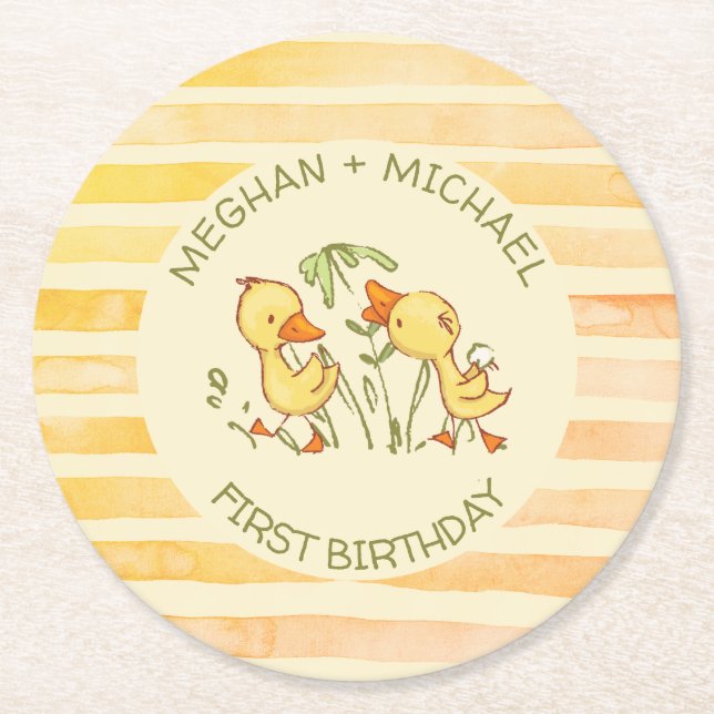 Posavasos Redondo De Papel Cumpleaños de los gemelos patitos (Anverso)