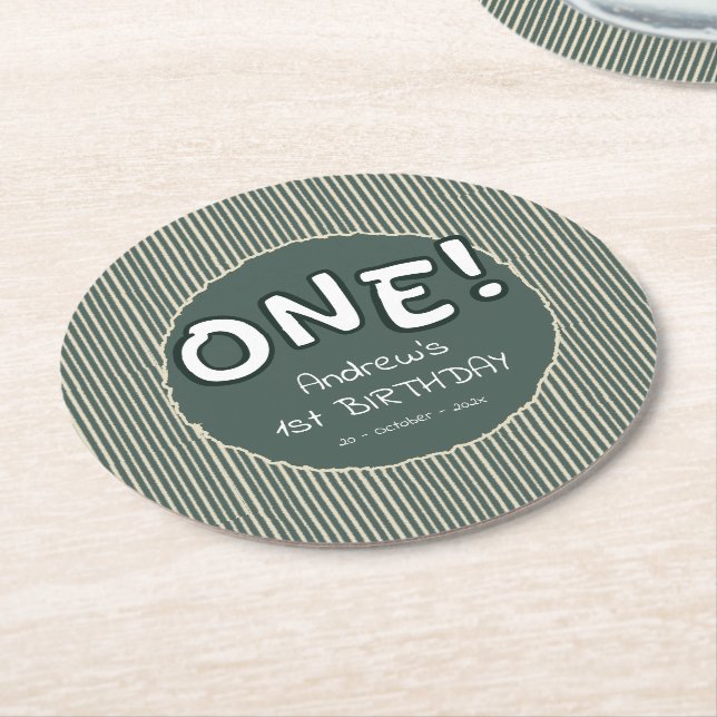 Posavasos Redondo De Papel Dark Green Stripes 1st Birthday (En perspectiva)