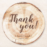 Posavasos Redondo De Papel Doy las gracias al Boda Rústico de corte de madera<br><div class="desc">Celebra tu amor y muestra tu aprecio con nuestro Boda Rústico de Grano de Madera Gracias Favor de las Cámaras. Perfecto para las nupcias rústicas, exteriores o botánicas, estas posadas combinan funcionalidad con encanto sentimental, lo que le da a sus huéspedes un toque único de su día especial. Cada montaña...</div>