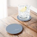 Posavasos Redondo De Papel Elegante Monograma moderno Minimalista azul turbio<br><div class="desc">Presentamos nuestra Dusty Blue Minimalista Monogram Elegant Collection: Eleva tu estilo con sofisticación y encanto intemporal. Nuestra colección presenta diseños minimalistas en un suave y polvoriento matiz azul, realzados con elegantes monogramas adaptados a su gusto personal. Desde la papelería refinada hasta los accesorios versátiles, cada pieza de nuestra colección está...</div>