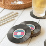 Posavasos Redondo De Papel Estilo de grabación de los años 50<br><div class="desc">Cincuenta Rockabilly Record Papel de montaña rusa - ¡Hey todos ustedes gatos geniales! Definitivamente es el momento de fiesta del estilo de los años 50. Recuerde el pelo, la moda y la música rock n’ roll, que mantiene esta década elegante en los corazones y mentes de los jóvenes y jóvenes...</div>