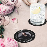 Posavasos Redondo De Papel Feria de la leyenda del mito del hombre foto fiest<br><div class="desc">Un fondo negro clásico. Texto: El hombre,  el mito,  la leyenda. Personaliza y agrega su nombre,  edad y foto.</div>