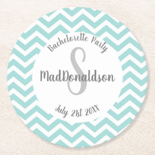 Posavasos Redondo De Papel fiesta de monograma de chevron blanco y turquesa
