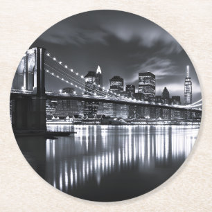 Posavasos Redondo De Papel Horizonte de Nueva York Puente de Brooklyn Monocro