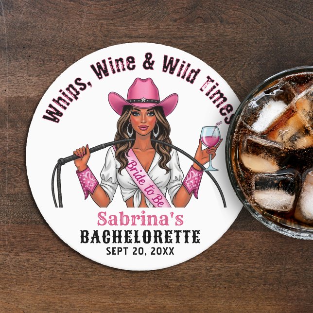 Posavasos Redondo De Papel La Bachelorette Party Vaquera Vino y Tiempos Salva (Cowgirl Bachelorette Party Whips Wine & Wild Times Round Paper Coaster
)