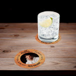 Posavasos Redondo De Papel Mito del mito del hombre de la foto de terracota m<br><div class="desc">Una pared de terracota marrón como fondo. Texto: El hombre,  el mito,  la leyenda. Personaliza y agrega su nombre,  edad y foto.</div>