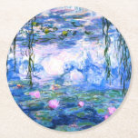 Posavasos Redondo De Papel  Monet Pink Water Lilies<br><div class="desc">Una montaña rusa de papel con nenúfares rosados de Monet,  con bonitas nenúfares de agua rosada flotando en un tranquilo estanque azul con colchonetas de lirios. Un gran regalo de Monet para los amantes del impresionismo y del arte francés. Impresionismo natural sereno con flores y paisajes pintorescos de estanques.</div>