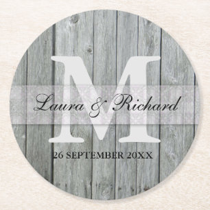 Posavasos Redondo De Papel Monograma de Novia de Madera Gris y Boda Groom