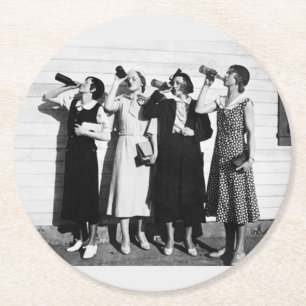 Posavasos Redondo De Papel Mujeres bebiendo cerveza fotografía antigua cervez