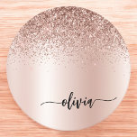 Posavasos Redondo De Papel Oro Rosa - Nombre Metalizado del monograma del Pur<br><div class="desc">Oro Rosa - Purpurina de espuma metálica de Relieve metalizado de imitación rosada Rubor Cepillado Monograma Metalizado Papel de papel. Esto hace que la graduación perfecta, el cumpleaños, el boda, la ducha de novia, el aniversario, la ducha de bebé o la fiesta de soltera sea un regalo para alguien que...</div>