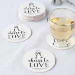 Posavasos Redondo De Papel Salud para amar a Boda<br><div class="desc">Haga que su hora de cóctel boda sea aún más memorable con estas dulcemente románticas galletitas de papel, con un par de flautas de champán unidas por un corazón efervescente, con "vítores para amar" y sus nombres y una cita boda debajo. El diseño de la tipografía en blanco y negro...</div>