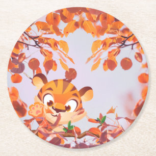 Posavasos Redondo De Papel Tigre dentro de las hojas voladoras en caída sobre