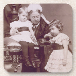 Posavasos Reina Victoria (1819-1901) con sus nietos,