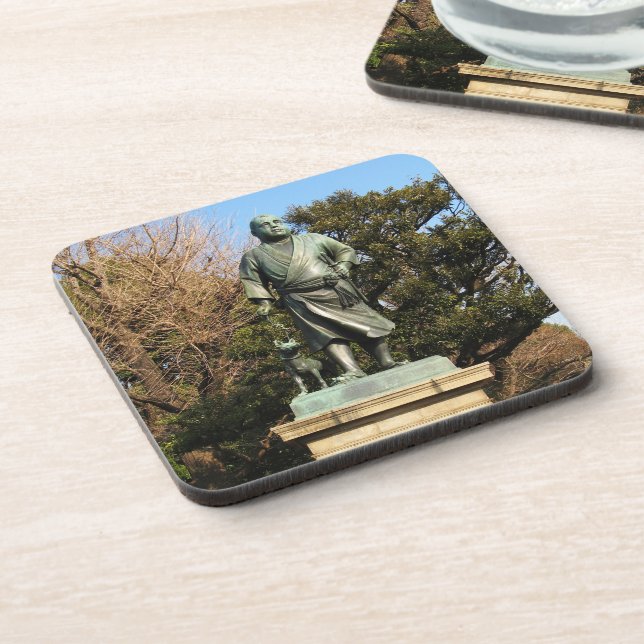 Posavasos Saigo Takamori (El último Samurai) y estatua de pe (Lado Izquierdo)