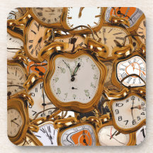 Sala de bar del club Watch Clock Time en ejecución