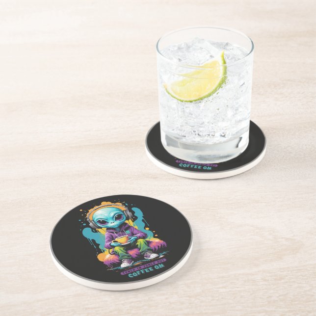 Posavasos Sintonizada en el café Zoned out on | Cute Alien A (Lado)