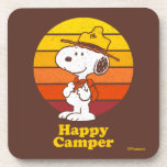 Posavasos Snoopy | Beagle Scout - Camper feliz<br><div class="desc">Muestra tu amor por los cacahuetes y los grandes al aire libre con este gráfico super lindo que incluye a Snoopy y el texto,  "Feliz Camper".</div>