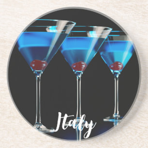 Posavasos Tres cócteles azules con cereza en negro