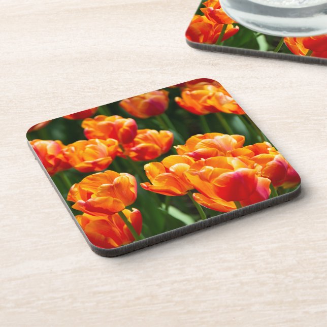 Posavasos Tulipanes naranjas brillantes en el parque (Lado Izquierdo)