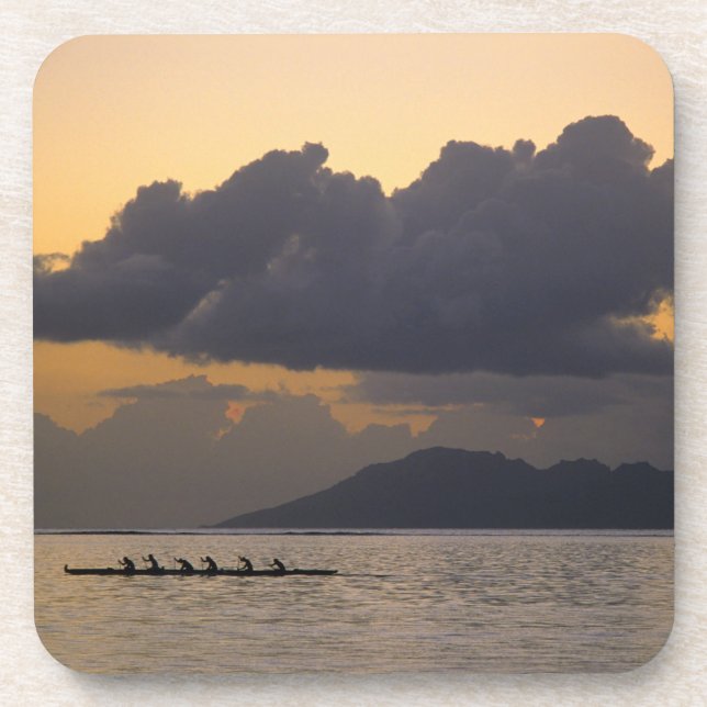 Posavasos Un equipo de canoa de ultrardía practica frente a  (Frente)