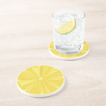 Un trozo de limón amarillo