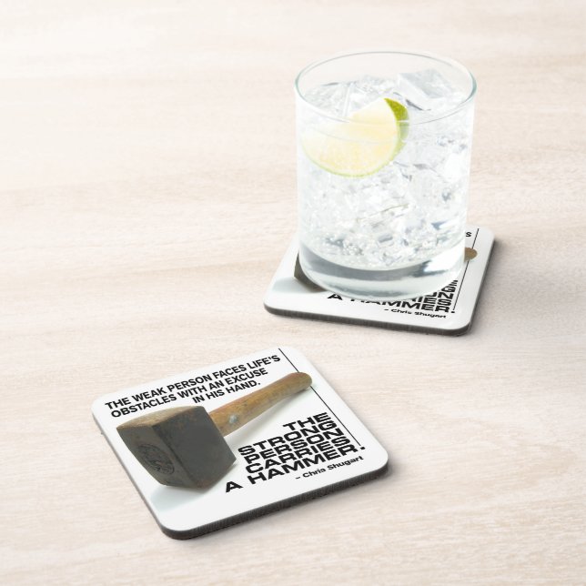 Posavasos Una Persona Fuerte Lleva Un Martillo - Un Entrenam (Lado Derecho)