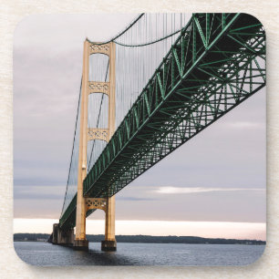 Posavasos Una vista del puente de Mackinac desde el lago Mic