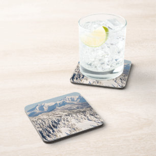 Posavasos Una vista escénica de las montañas y de los
