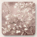 Posavasos Van Gogh Almond Blossoms Beige<br><div class="desc">Celebre sus ocasiones especiales con la belleza encantadora de nuestros flamantes sofás de almendras beiges. Nuestros regalos son el lugar perfecto para apreciar su fiesta nupcial, la ducha de bebé o los invitados fiestas de primavera. En cada regalo se exhiben los icónicos dibujos en un elegante entorno beige, lo que...</div>