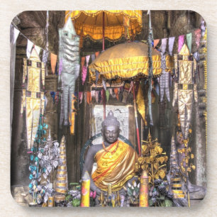 Posavasos Vista del área del altar dentro del templo budist
