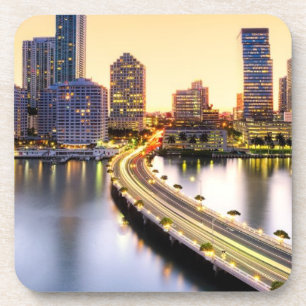 Posavasos Vista del mandarín Miami oriental con la reflexi