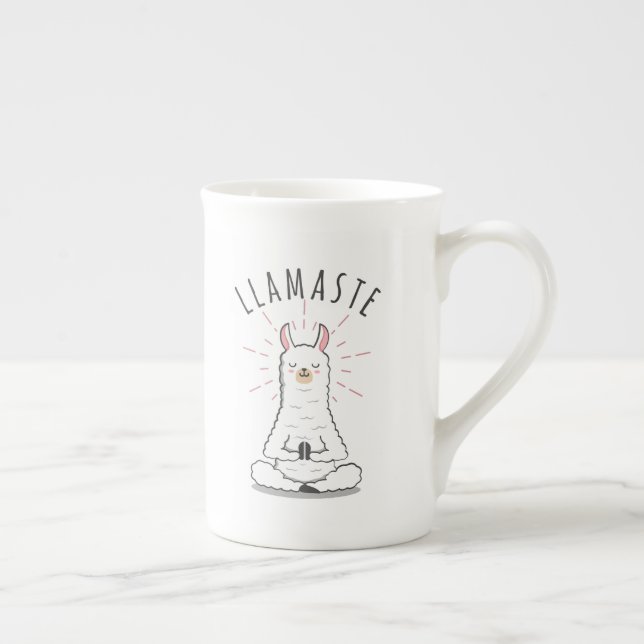 pose de yoga de Llama con taza de café llamaste (Derecha)