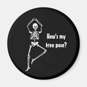 Pose del árbol del esqueleto - imán del yoga