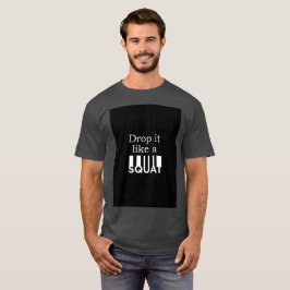 Posición en cuclillas de la camiseta de la aptitud