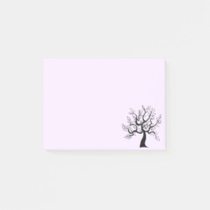 Post-it® Notas pegajosas sobre la naturaleza del árbol