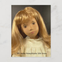 101 Sasha Honeyblonde Vestido de seda Postkarte