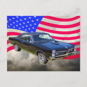 Postal 1967 Pontiac GTO y bandera estadounidense