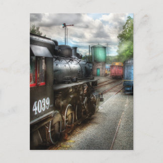 Postal 4039 - En el patio del tren