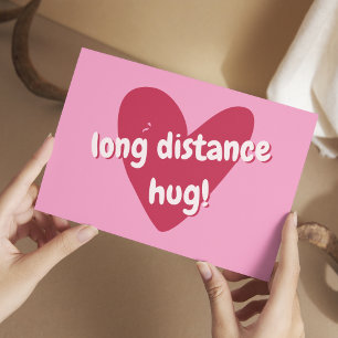 Postal Abrazo a larga distancia! Gran corazón rosa