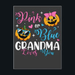 Postal Abuela ama calabaza bebé rosa o azul<br><div class="desc">Rosa o azul Abuela te ama Regalos Calabaza bebé Revelación de género divertido Crew Diseño gráfico Postal Colección clásica.</div>