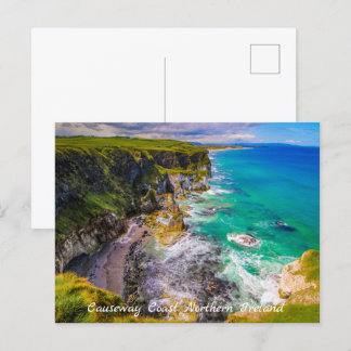 Postal Acantilados y mar turquesa Irlanda del Norte