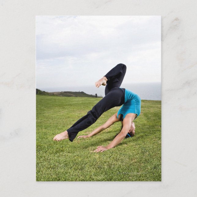 Postal Acróbatas y contorcionistas (Anverso)