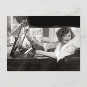 Postal Actriz detrás del volante, 1921