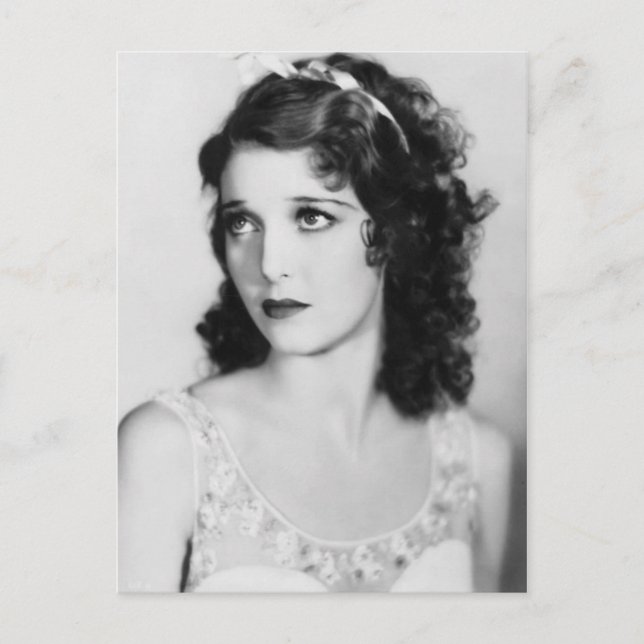 Postal Adara, elegante foto en blanco y negro (Anverso)