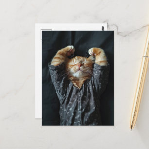 Postal Adorable gatito pelirrojo soñoliento con pijama